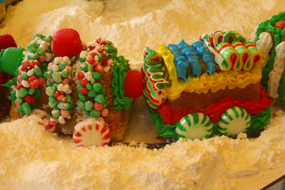 williams sonoma train cake pan  Cake, Train cake, Christmas baking